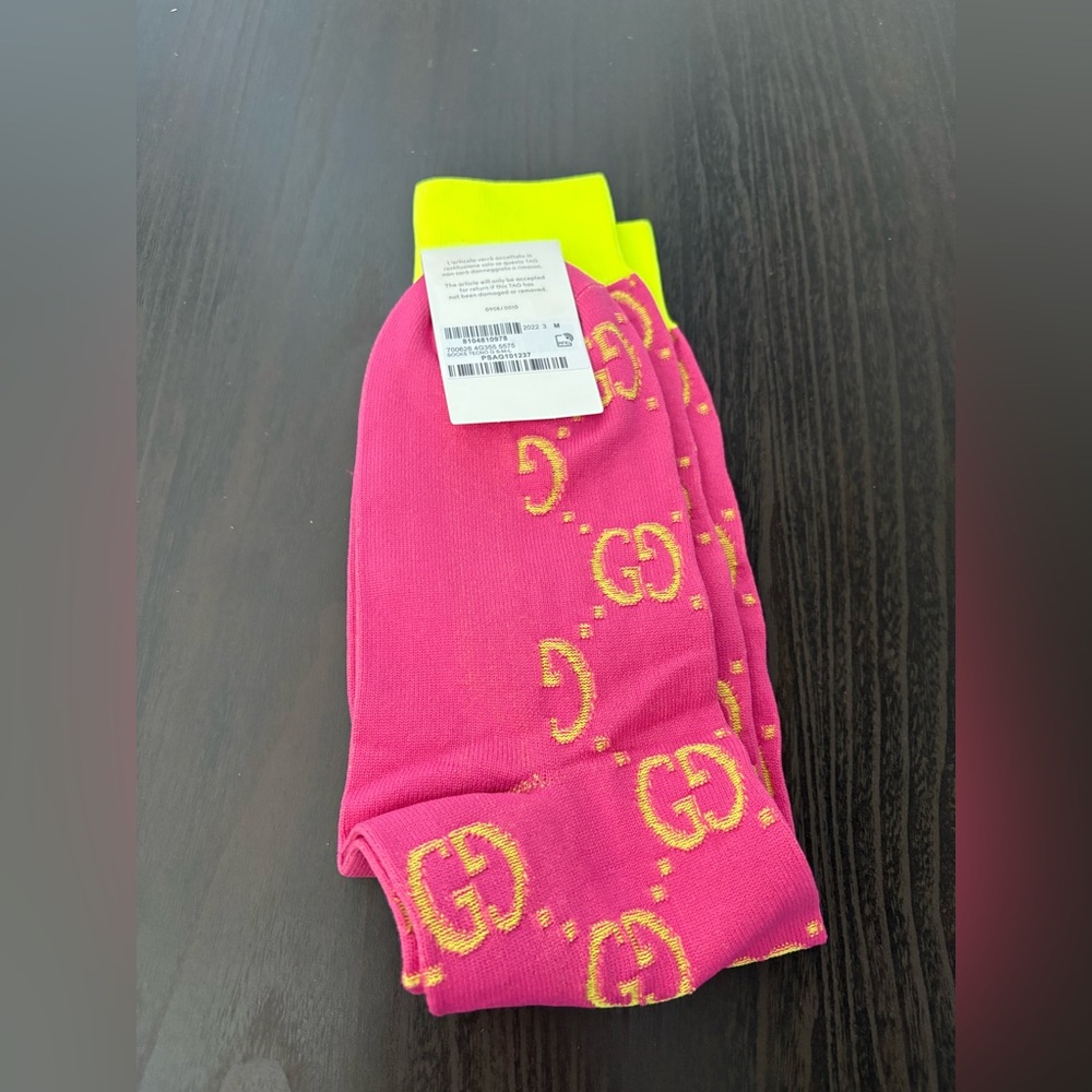 Gucci Pink and Yellow GG Logo Socks - Picture 4 of 4